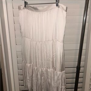 Brand New Nine West White Tiered Maxi Skirt